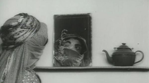 خانه سیاه است فروغ فرخزاد